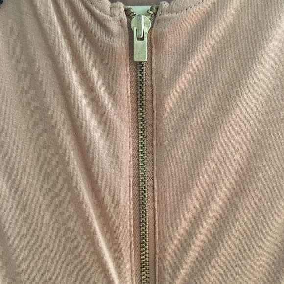 Express sleeveless top - Picture 4 of 4